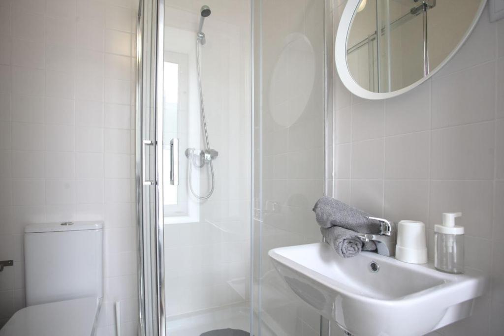 Place Of Moments Urban-Suites Понта-Делгада Номер фото
